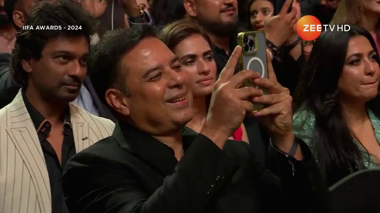 IIFA Awards (2023) WEBRip Hindi 720p x264 AVC HE-AAC 5.1.mkv.0003